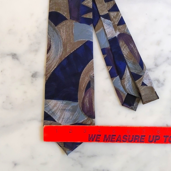 NWOT. Oaktree 100% Silk Tie with Multicolor Design Patterns. - Picture 3 of 5